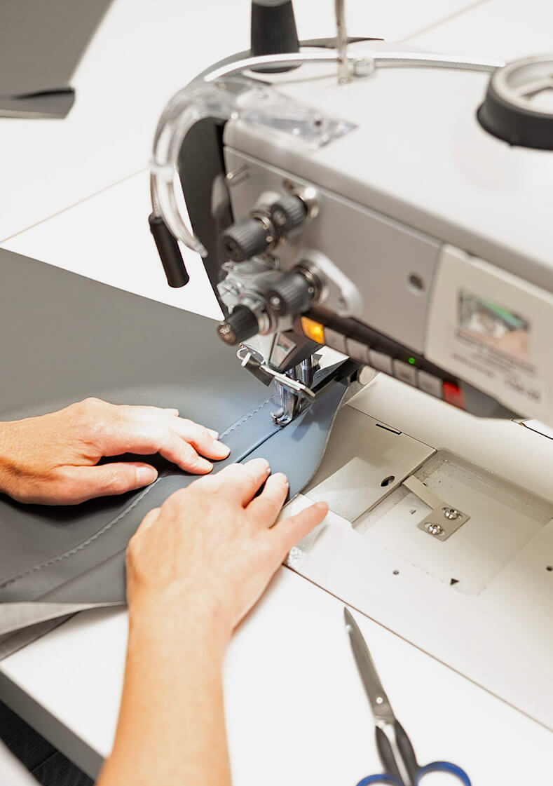 Schneiderei fertigt Polster für Therapiestuhl