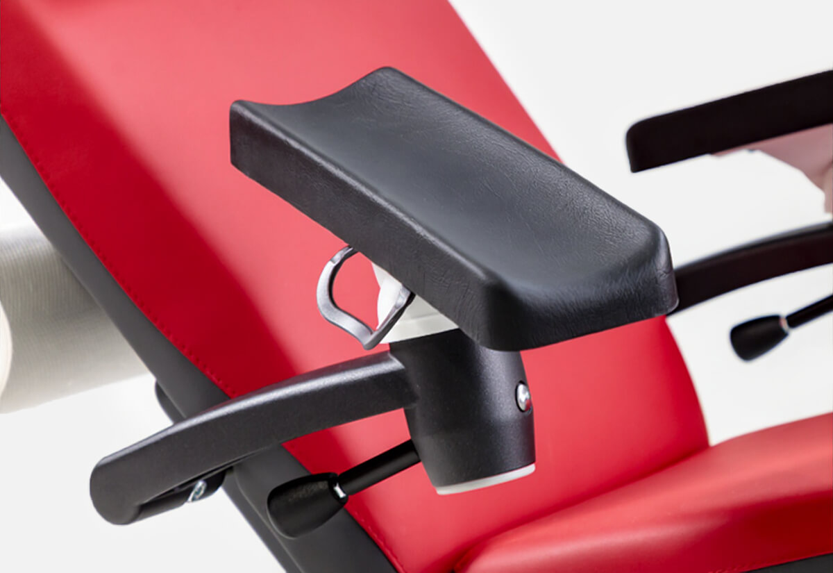 Blutentnahmestuhl: Armlehne im Bild